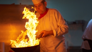 how to use a fire blanket